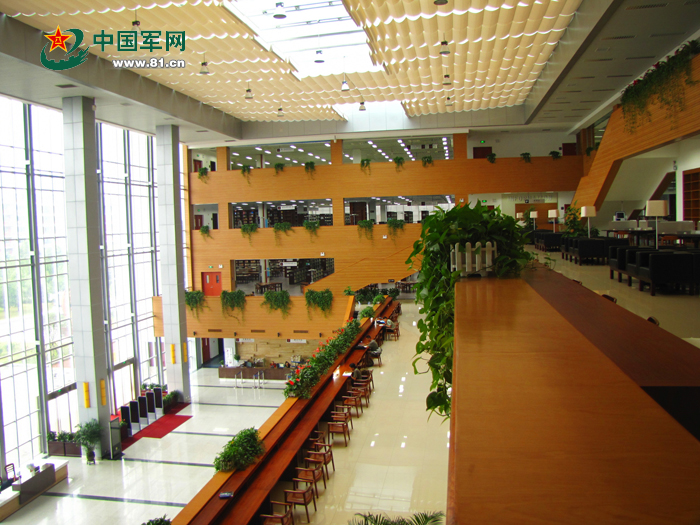 有一种孜孜不倦叫科大图书馆 这里藏书万卷  这里育人无数 阅览室内