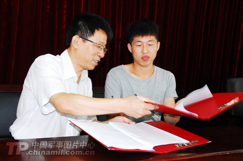 全国首个大学生退役士兵创业基地揭牌仪式在辽