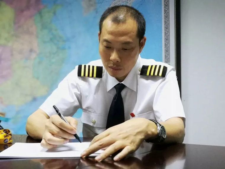 独家|英雄机长刘传健告诉你:军转干部是什么