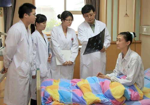 心脏外科专家肖颖彬 把“心”留给患者
