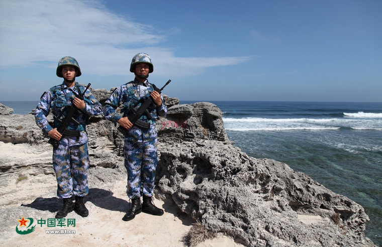 海军西沙某水警区官兵在西沙永兴岛巡逻