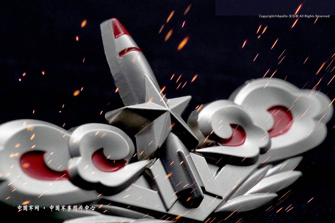 高清壁纸|强军时刻 擦亮我的胸标