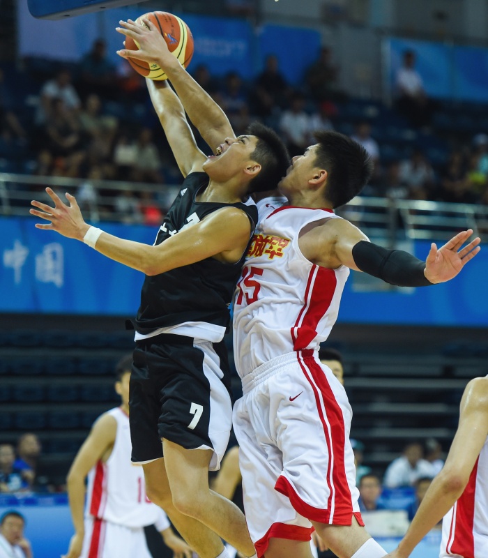 篮球男子18岁以下年龄组:解放军胜广东