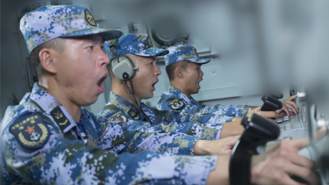 海军海口舰士官群体：挺进深蓝的“定海神针”