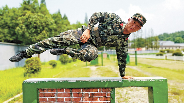 一个士兵的平凡世界：只要坚持拼搏，总会迎来一次次跨越