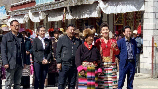西藏民主改革60年，高原儿女唱响《我和我的祖国》