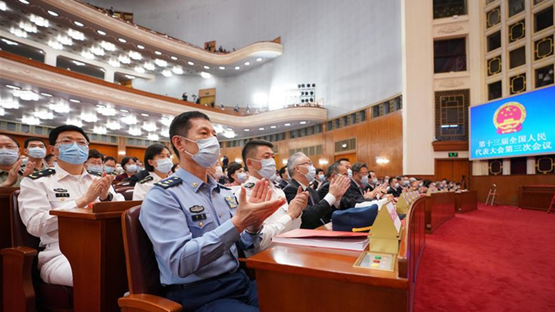 坚定信心 迎难而上 坚决实现国防和军队建设目标任务