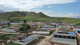 温暖的回响·军队助力脱贫攻坚调研行丨藏族村落的绿色蝶变