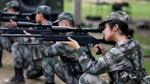 女狙击手布再娜甫·亚生江：拼搏永不停歇