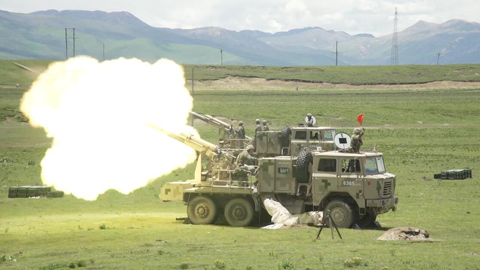 海拔4200米 炮兵分队实弹射击考核火力制“敌”