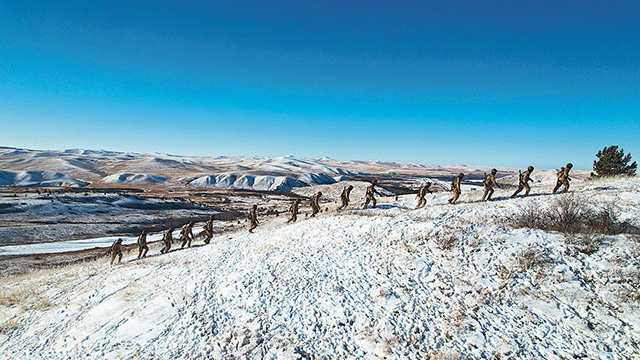 踏访新时代边关丨踏雪送课：从奖台到讲台