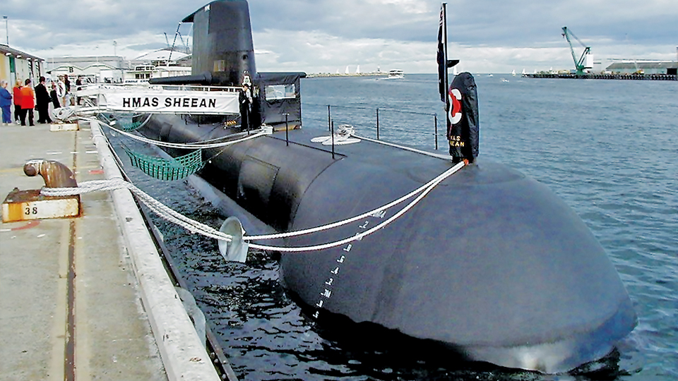 美英澳核潜艇协议备受争议
