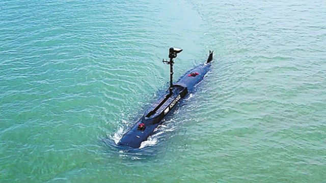 无人潜艇水下发射鱼雷