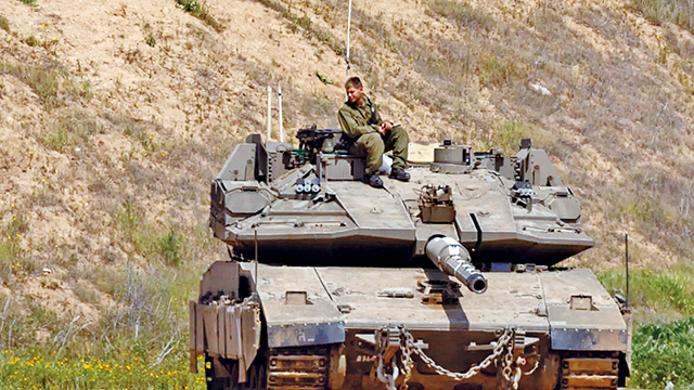 “机械章鱼”提高坦克维护效率