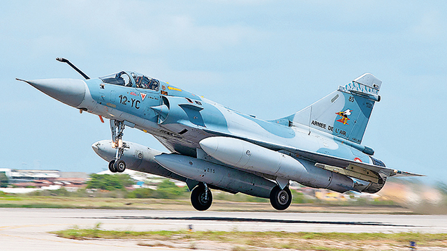 “幻影”2000-5F战机：一款经典机型的“迟暮进化”