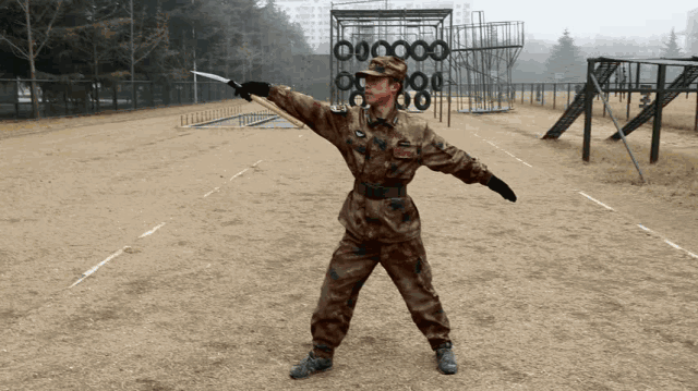 动图|工兵锹变身武器,兵哥教你独家格斗术