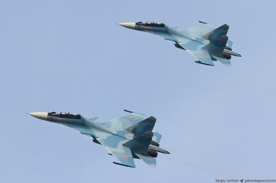 组图：俄“猎鹰”表演队精彩空中表演【34】