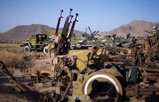 阿富汗废车场成苏联坦克装甲车墓地