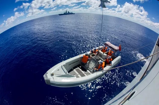 长春号导弹驱逐舰西太平洋远航3000多海里