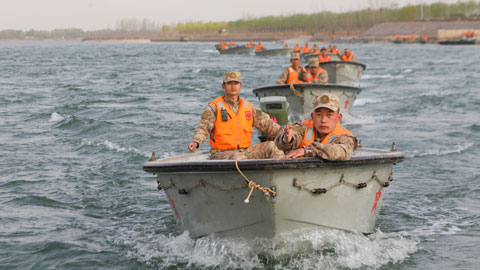 冲锋舟集训丨看水上“救援尖兵”强力升级
