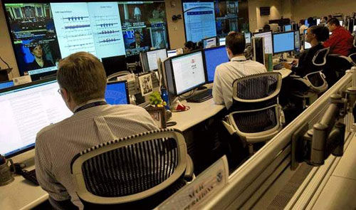 美网络司令部内部工作场景（国防报图片）