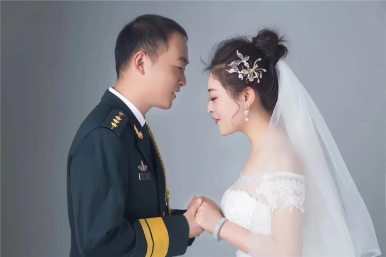 火箭军婚纱照_火箭军(2)