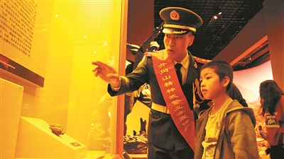 讲解红色景点，武警江西总队与驻地携手开展国防教育