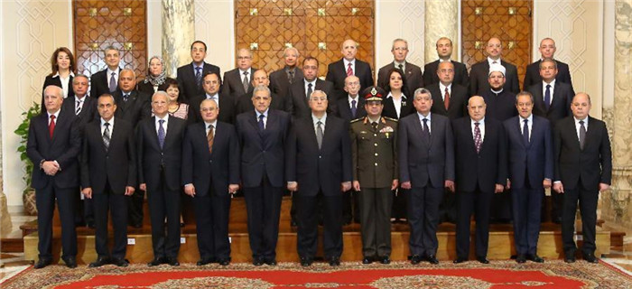 埃及临时政府新内阁宣誓就职