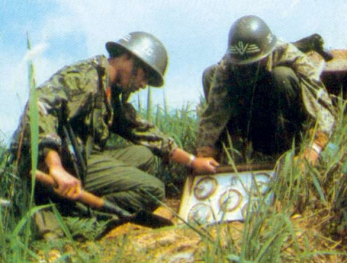 对越反击战无名“杀器”：解放军单兵抛撒布雷器