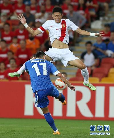 （体育）（3）足球——亚洲杯：中国队对阵乌兹别克斯坦队
