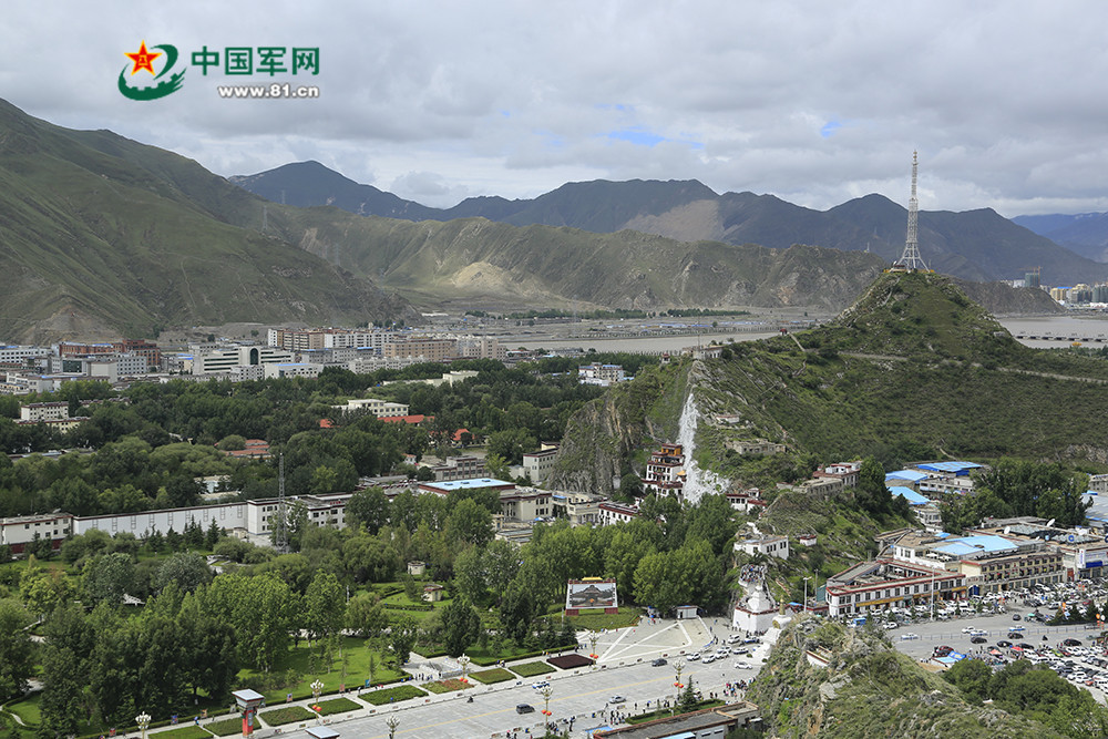 据说,这里是拍摄布达拉宫的最好角度