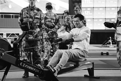 燃!直击海军航空大学军事综合体能竞赛