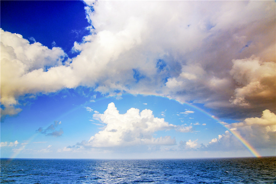 迎接人民海军70华诞!数百名东海水兵深情献唱