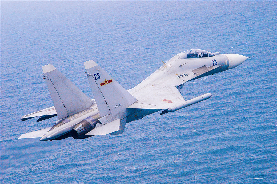 迎接人民海军70华诞!数百名东海水兵深情献唱