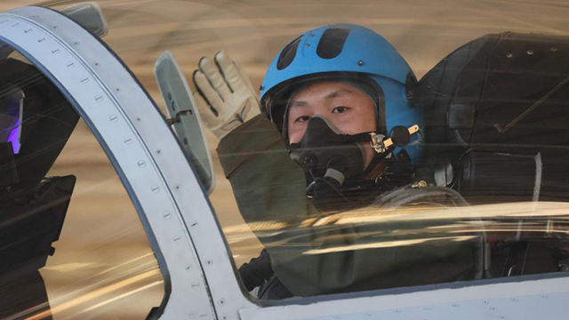飞鲨出击！海军航空大学某基地开展跨昼夜飞行训练