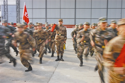 节日练兵 海军 快出快打 潜艇部队战备拉动演练