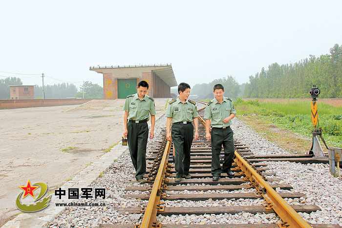 人物纪实:青山不寂寞 - 中国军网