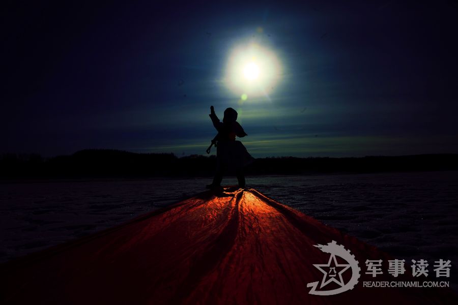 基层摄影家魏建顺作品《北极边疆有群火热的兵》