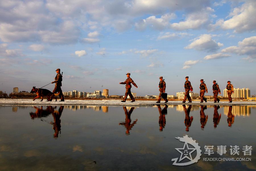 魏建顺作品之《北疆的光线照耀北疆的兵》