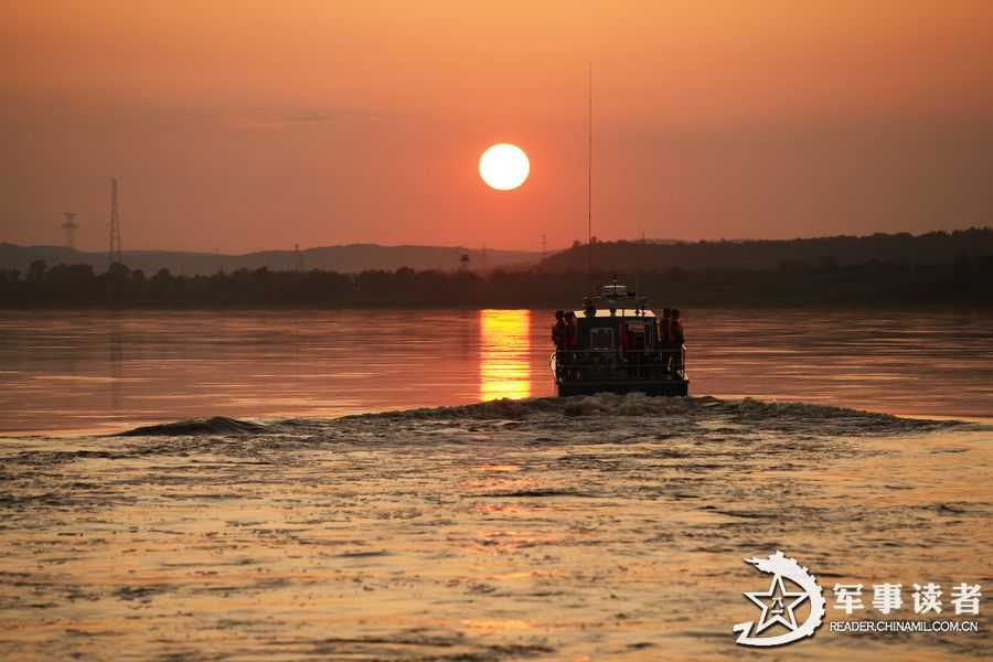 界江如画巡逻路 魏建顺摄影