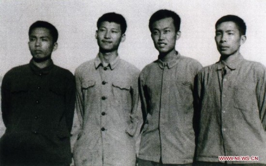 习近平彭丽媛恩爱家庭照片曝光