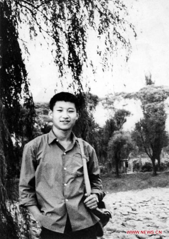 习近平彭丽媛恩爱家庭照片曝光