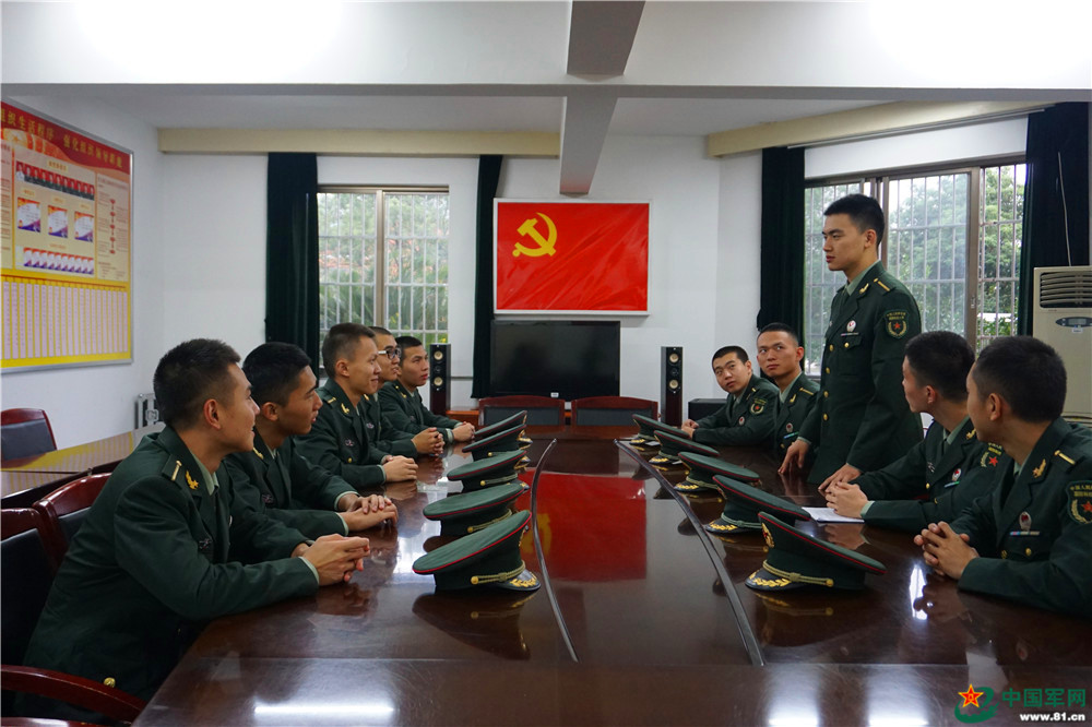 我们不得不分离,轻声地说声再见