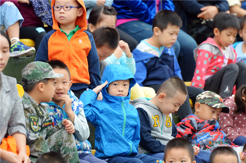 围观:陆军军医大学士官学校新生入学教育很有