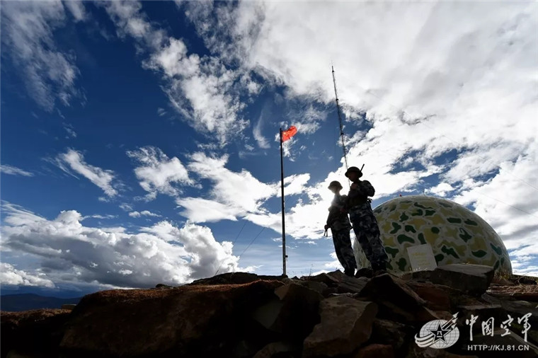 今天，请为69岁的人民空军刷屏