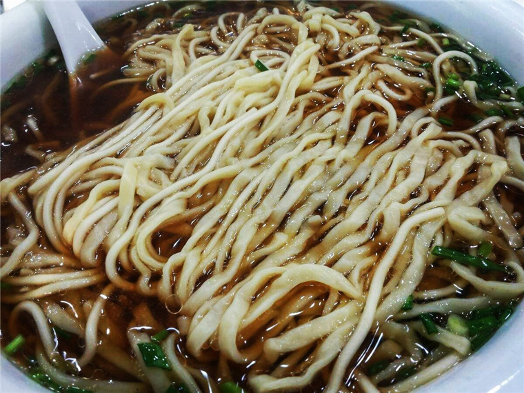 一碗普通的手擀面,浓郁着母爱最纯粹的味道
