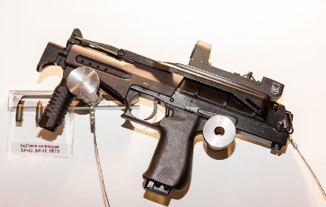 sr-2m冲锋枪