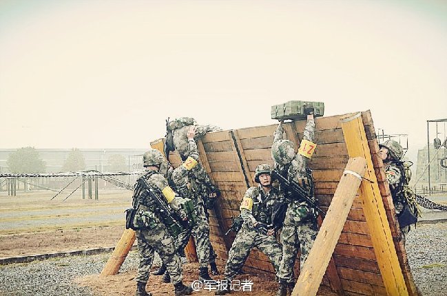 高清：军校“跑男”，活力十足！【8】