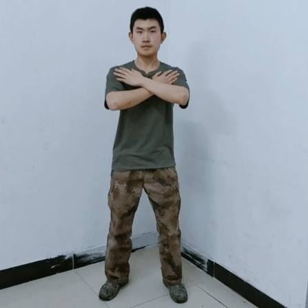 新技能get!兵哥哥教你"解锁"单腿深蹲
