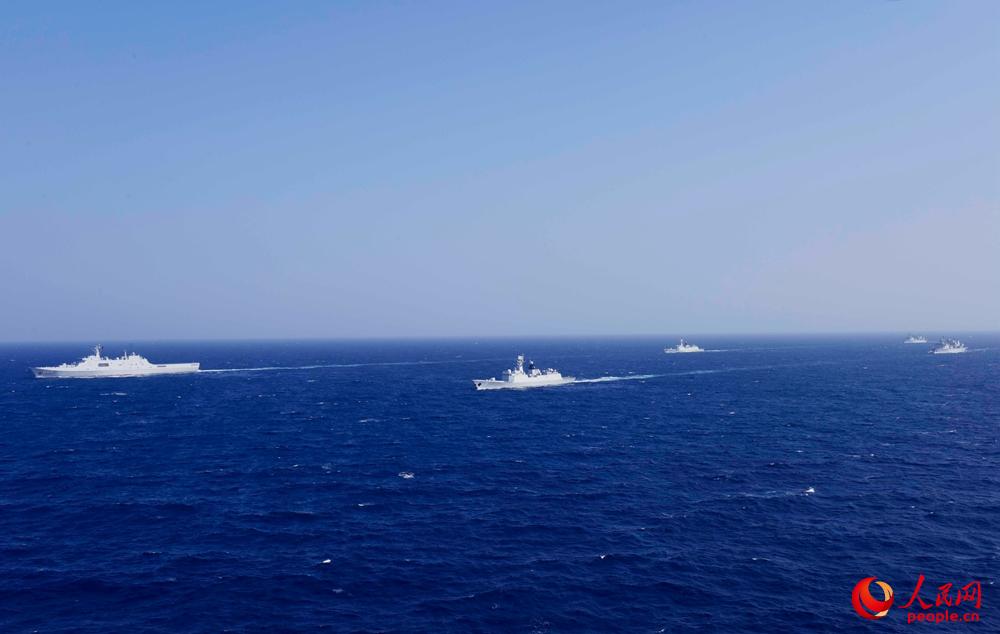 海军第三十、三十一批护航编队在亚丁湾会合